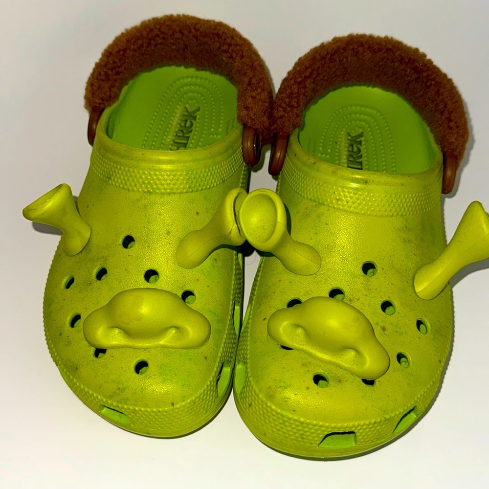 SHREK CROCS